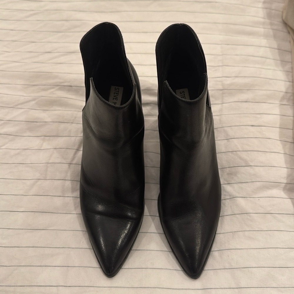 Steve Madden black leather booties